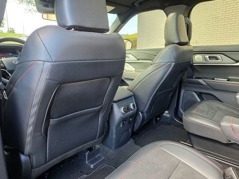 Used 2025 Ford Explorer ST w/ Sun And Sound Package image 33