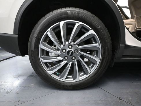 Used 2023 Lincoln Corsair Reserve image 14