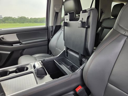 Used 2025 Ford Expedition Active AWD/4WD image 36