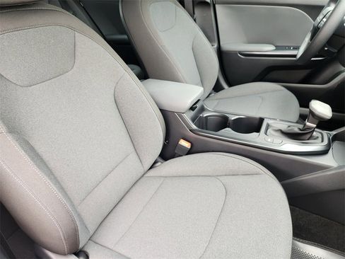 New 2025 Kia K4 LX image 10