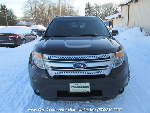 Used 2014 Ford Explorer XLT w/ Equipment Group 202A image 2
