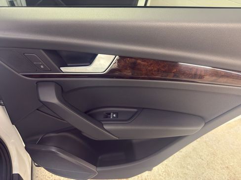 Used 2018 Audi Q5 2.0T Premium Plus w/ Premium Plus Package image 26