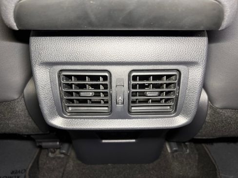 Used 2024 Toyota Venza XLE image 15