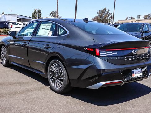New 2026 Hyundai Sonata Limited FWD image 9