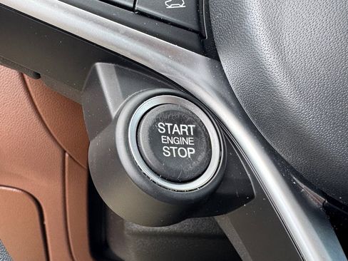 Used 2018 Alfa Romeo Stelvio Ti image 32