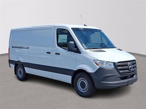 New 2025 Mercedes-Benz Sprinter 2500 image 3