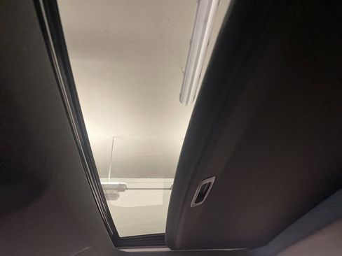 Used 2021 Chevrolet Silverado 1500 High Country w/ Technology Package image 13