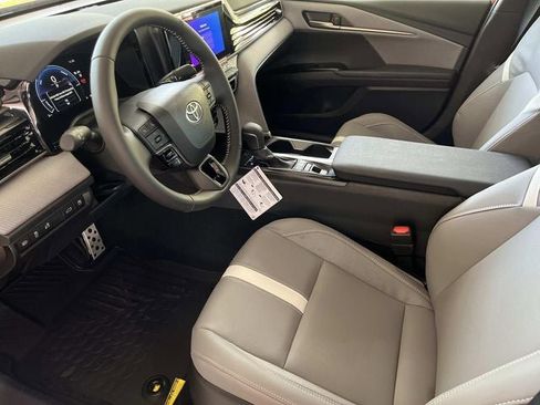New 2026 Toyota Camry SE FWD image 19