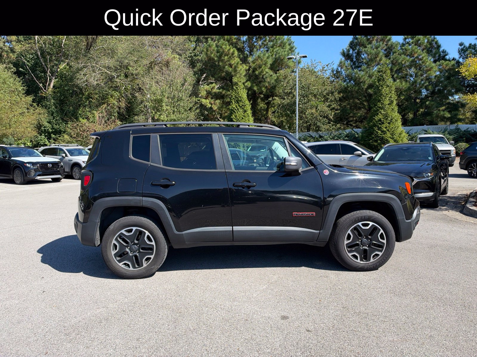 Used 2017 Jeep Renegade Trailhawk w/ Safety & Security Group AWD/4WD image 3