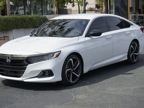 Used 2021 Honda Accord Sport image 2