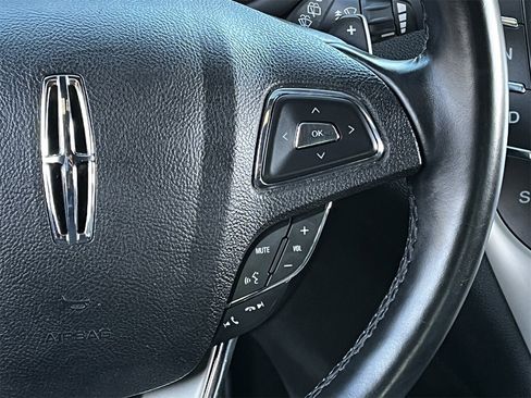 Used 2019 Lincoln MKC Reserve image 14