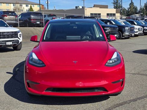 Used 2022 Tesla Model Y Long Range image 3