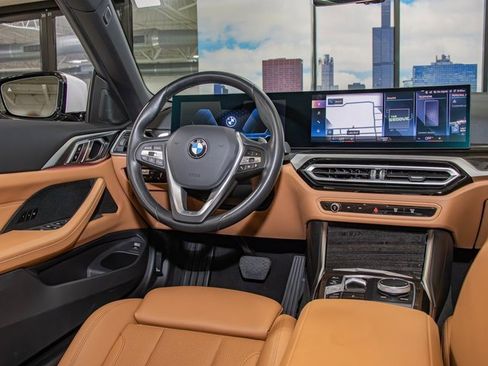 Certified 2024 BMW 430i Convertible w/ Convenience Package image 18