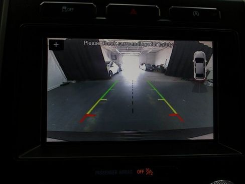 Used 2019 Ford Expedition XLT image 27