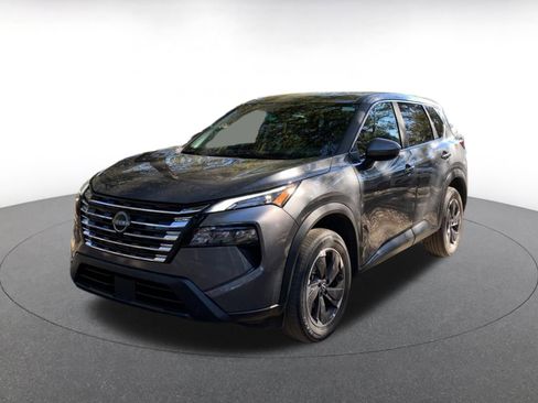 Used 2025 Nissan Rogue SV image 3