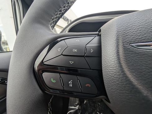 New 2026 Chrysler Pacifica Select w/ S Appearance Package image 23