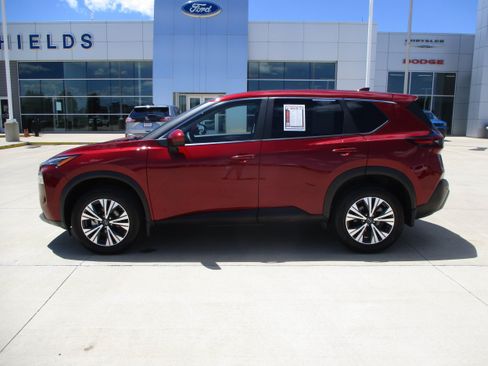 Used 2023 Nissan Rogue SV AWD/4WD image 3
