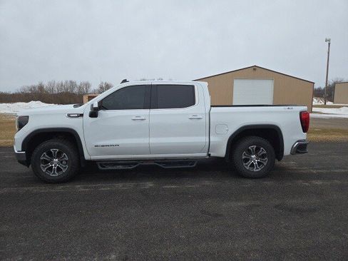 Used 2023 GMC Sierra 1500 SLE image 3