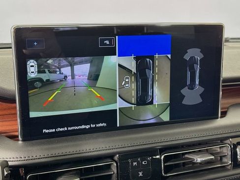 Used 2023 Lincoln Nautilus Reserve w/ Equipment Group 201A image 17