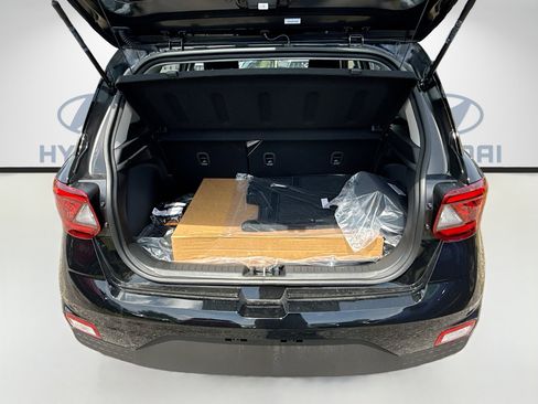 New 2026 Hyundai Venue SEL FWD image 18