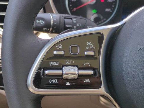 Used 2020 Mercedes-Benz GLC 300 image 23