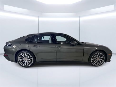 New 2025 Porsche Panamera 4 image 8