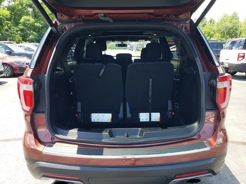 Used 2018 Ford Explorer XLT w/ Equipment Group 201A AWD/4WD image 7