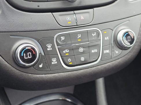 Used 2024 Chevrolet Malibu LT FWD image 24