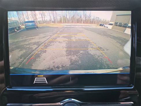 Certified 2021 Chevrolet Trax LT w/ Midnight Edition image 15