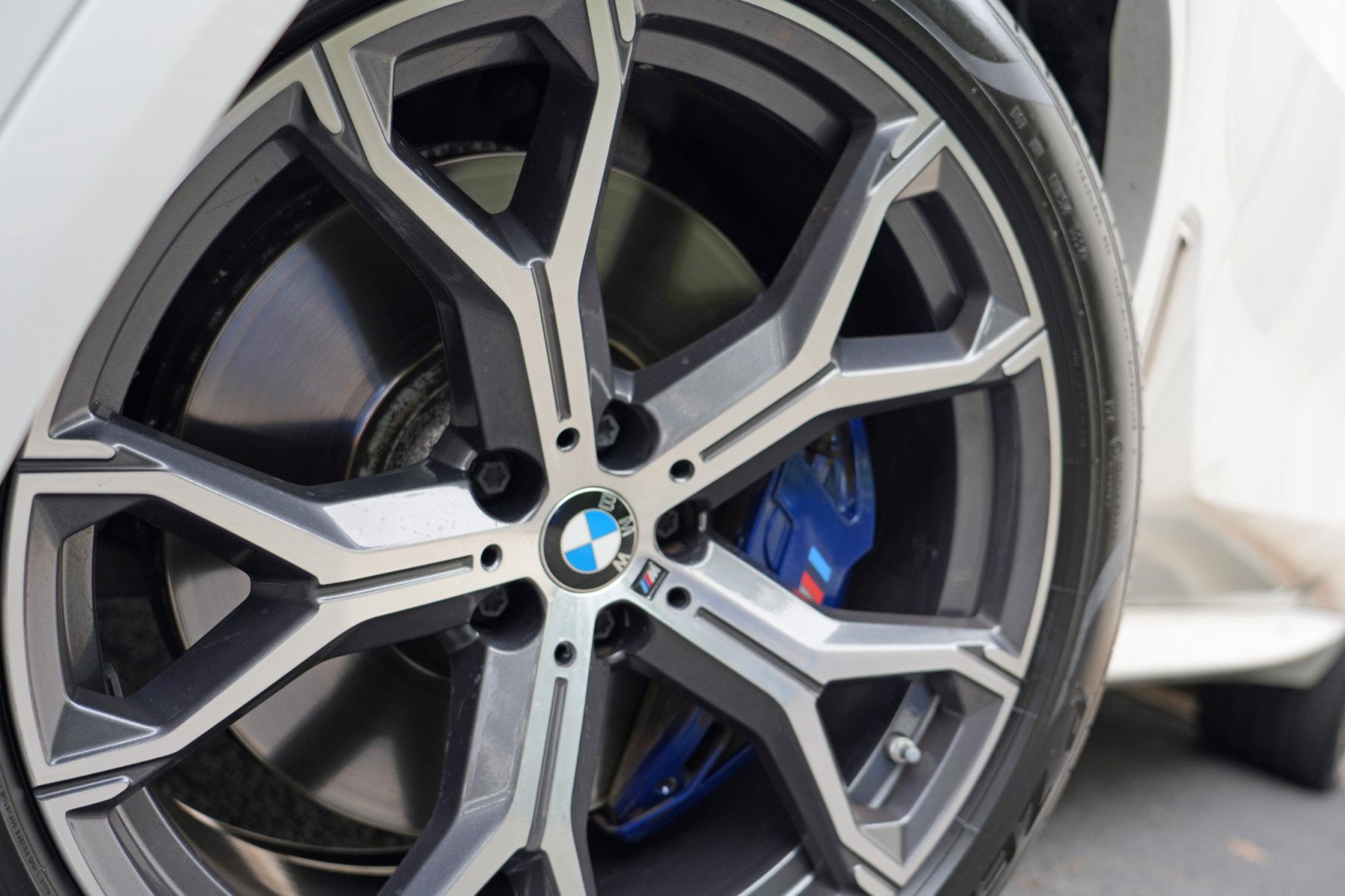 Used 2020 BMW X5 M50i AWD/4WD image 66