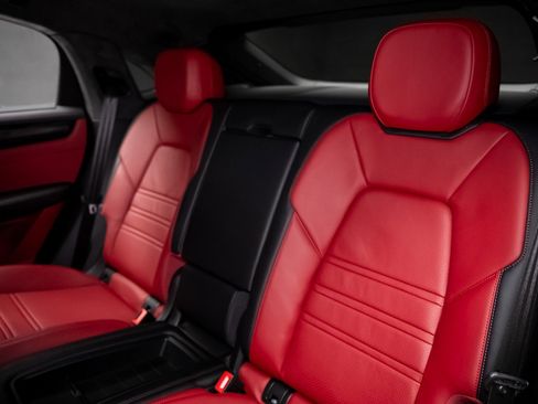 Used 2023 Porsche Cayenne Turbo GT image 70