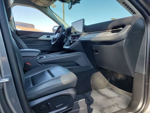 Used 2026 Ford Explorer Active w/ Active Comfort Package RWD image 23