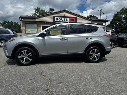 Used 2018 Toyota RAV4 XLE AWD/4WD image 14