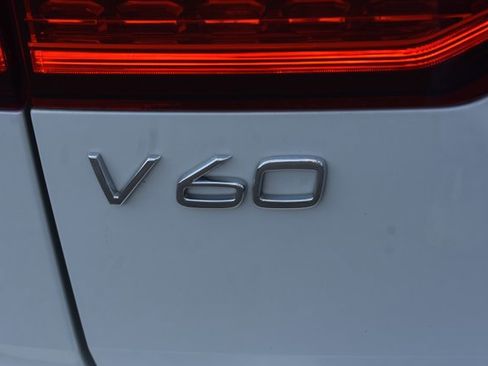 Used 2023 Volvo V60 B5 Cross Country Plus w/ Climate Package AWD/4WD image 7