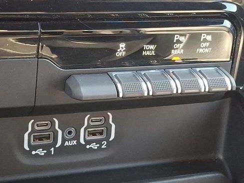 Used 2023 RAM 1500 Laramie image 23