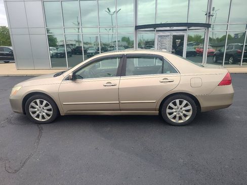 Used 2005 Honda Accord EX image 6
