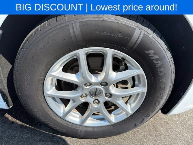 Used 2023 Chrysler Pacifica Touring-L FWD image 5