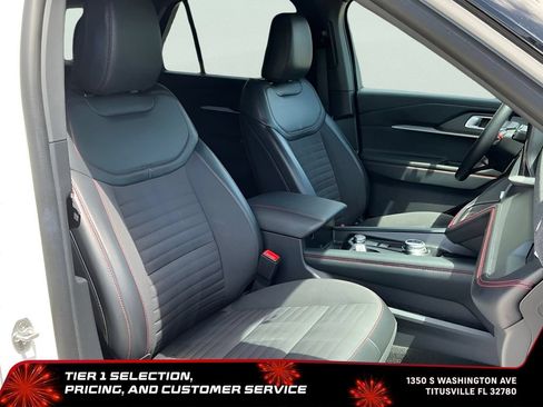 Used 2025 Ford Explorer ST-Line w/ ST-Line Street Pack AWD/4WD image 15