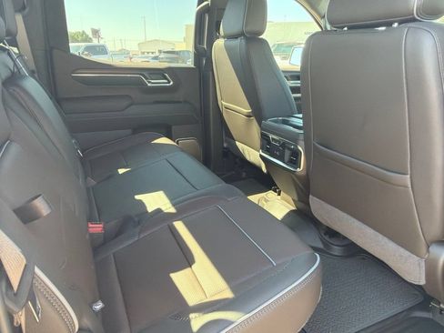 Used 2024 GMC Sierra 1500 Denali AWD/4WD image 10