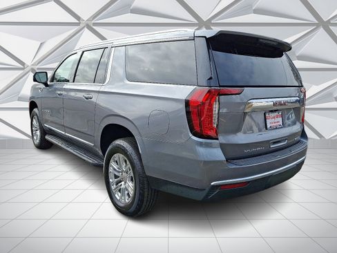 Used 2021 GMC Yukon XL SLT w/ SLT Luxury Plus Package image 7