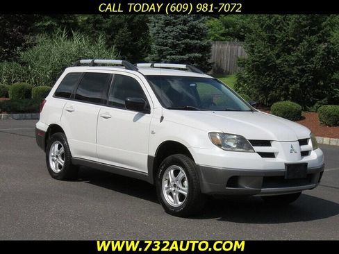 Used 2004 Mitsubishi Outlander LS image 3