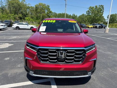 Used 2025 Honda Pilot EX-L image 11