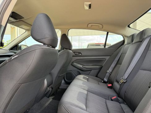 Used 2025 Nissan Altima 2.5 SV FWD image 25
