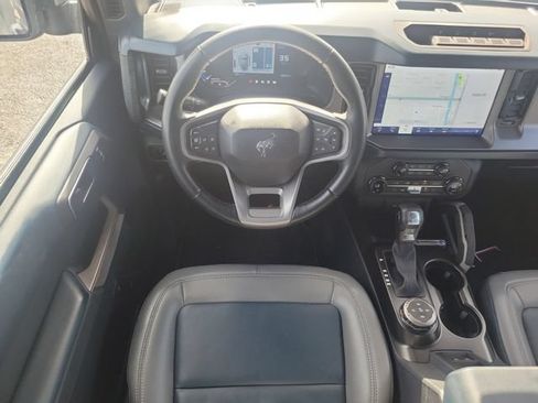 Used 2023 Ford Bronco Outer Banks w/ Sasquatch Package AWD/4WD image 9