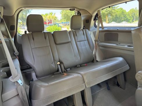 Used 2013 Chrysler Town & Country Touring-L w/ Entertainment Group #2 FWD image 46