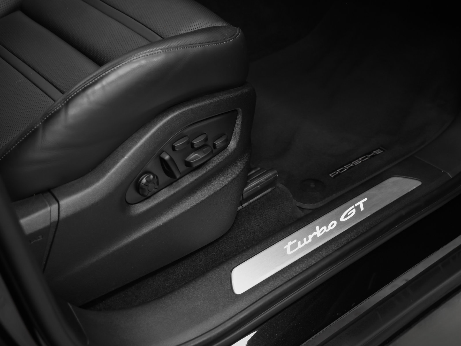 Certified 2024 Porsche Cayenne Turbo GT AWD/4WD image 26