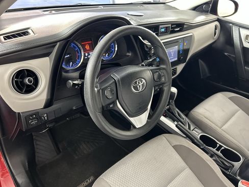 Used 2018 Toyota Corolla LE w/ Carpet Mat Package (TMS) FWD image 12
