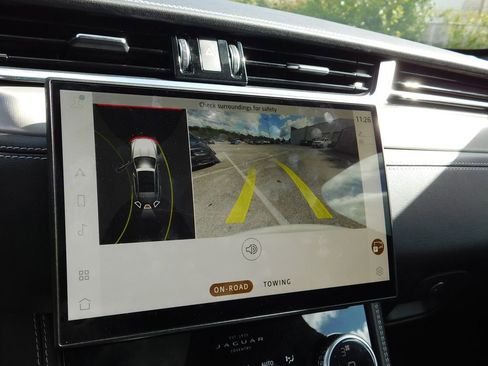 Used 2025 Jaguar F-PACE R-Dynamic S image 19