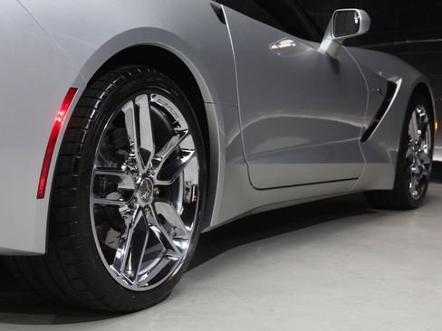 Used 2016 Chevrolet Corvette Stingray Coupe w/ 2LT Preferred Equipment Group RWD image 28