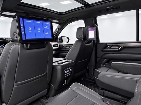 Used 2025 GMC Yukon Elevation w/ Elevation Premium Package AWD/4WD image 23